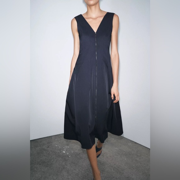 Zara Dresses & Skirts - ZARA ZW COLLECTION MIDI ZIPPER DRESS SZ L Used once